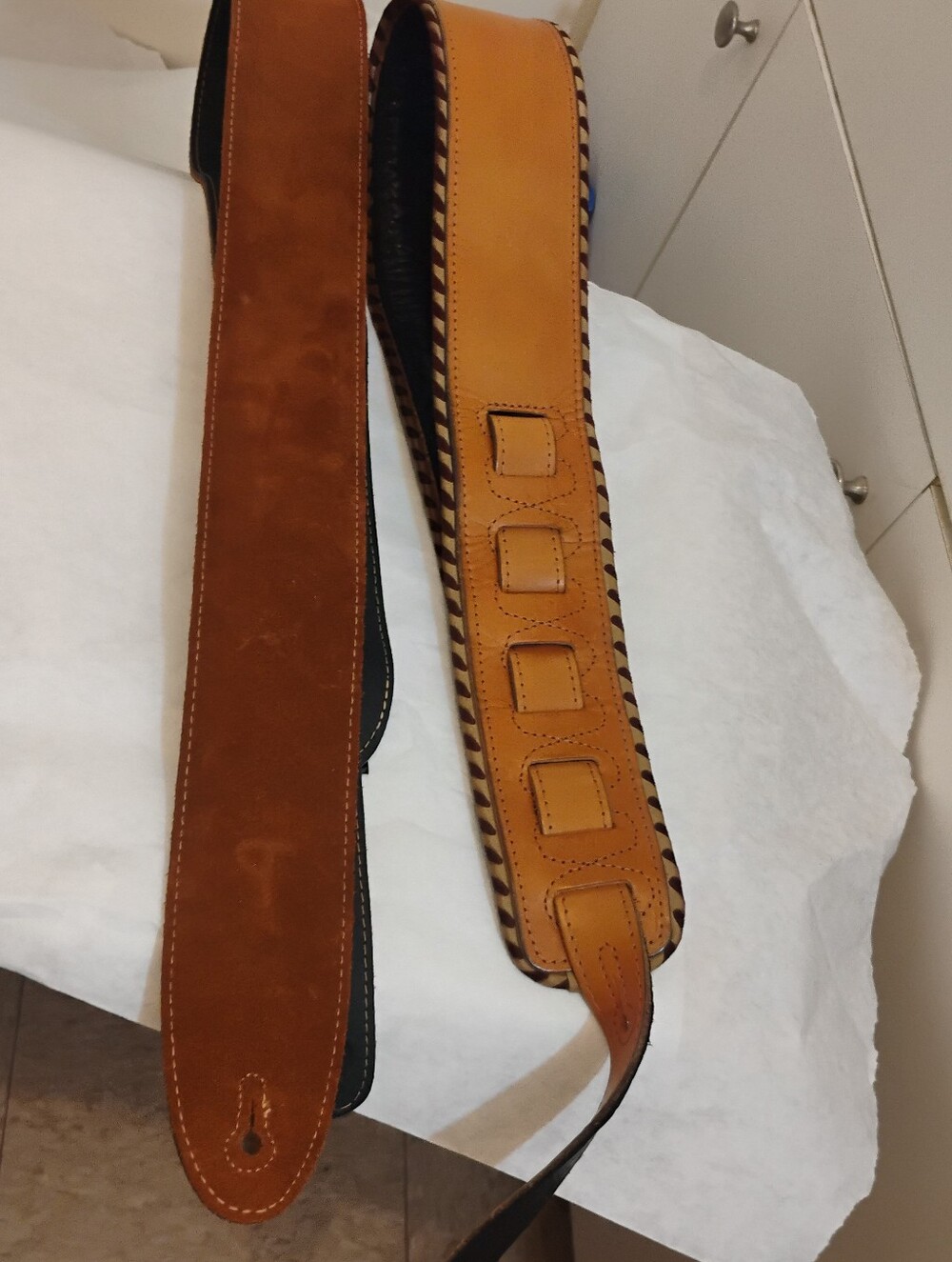 Levy’s And Perris Two Leather Guitar Straps - Picture 13 of 13